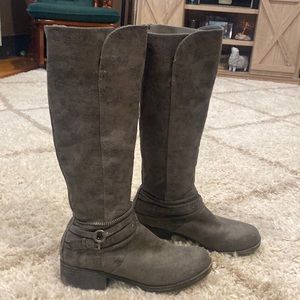 Kohl’s Gray Tall Boots. Size 9